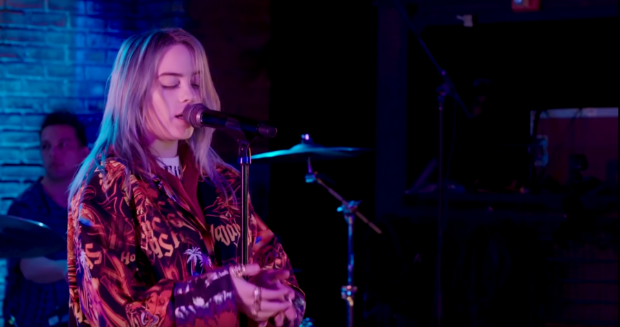 Billie+Eilish+performing+at+the+MTV+awards.